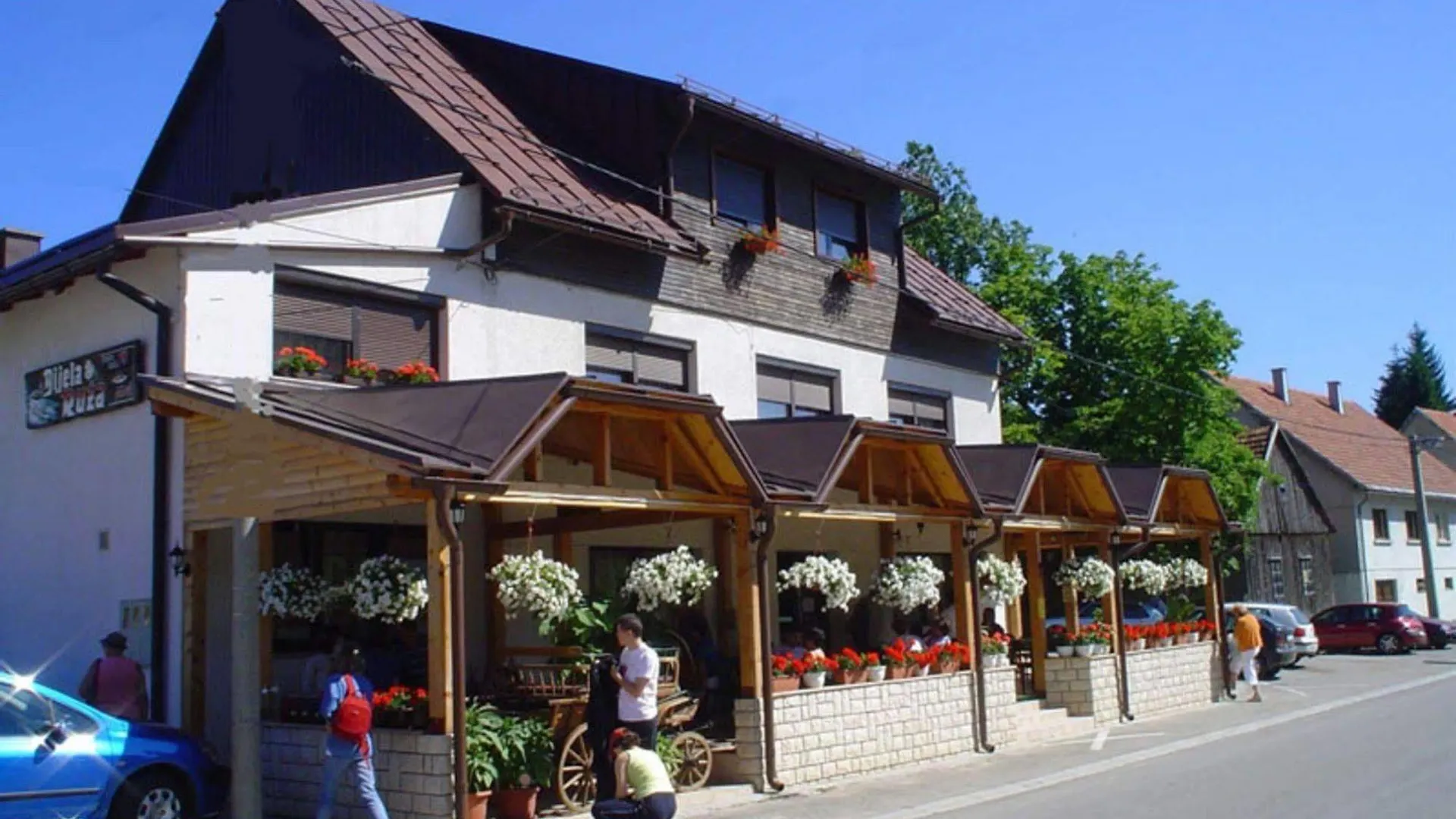 Pansion Bijela Ruza - A La Carte Ravna Gora